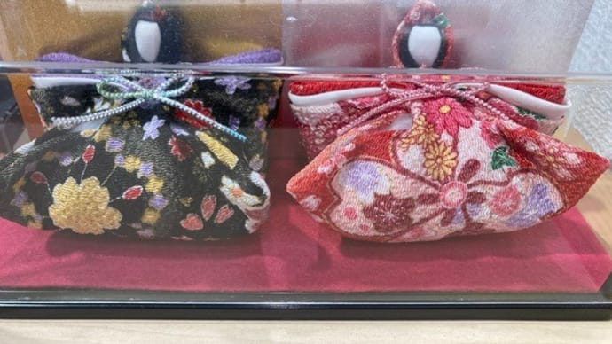 犬と猫との暮らし~問屋まわりに24日上野での池坊展投稿します~