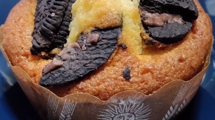 【01/30おやつとゆ~か夜食】オレオクッキーのアーモンドケーキ、満足満足なんだね:P