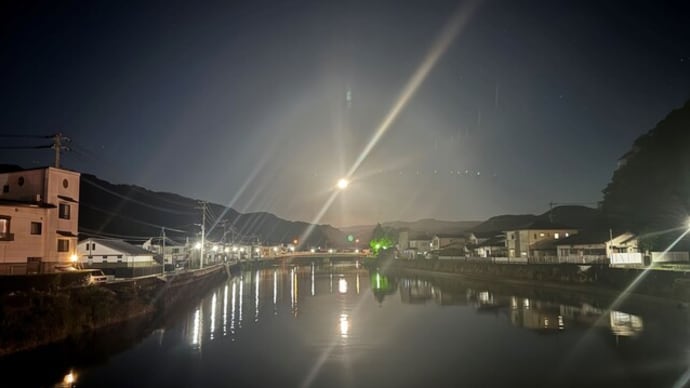 昨日のお月様 佐敷川にて