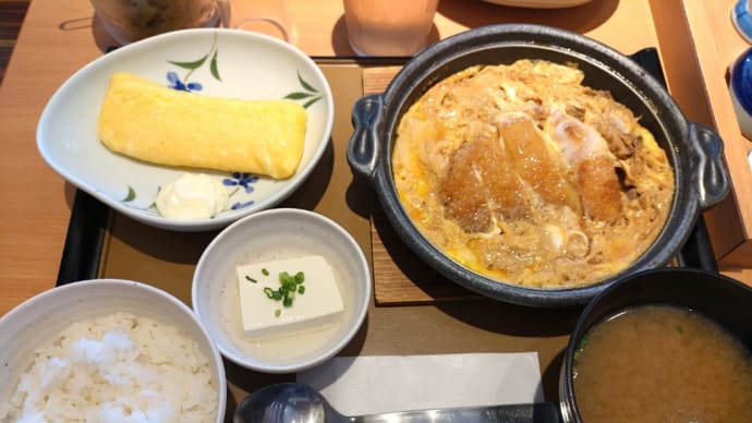 【やよい軒】ミックスとじ定食。