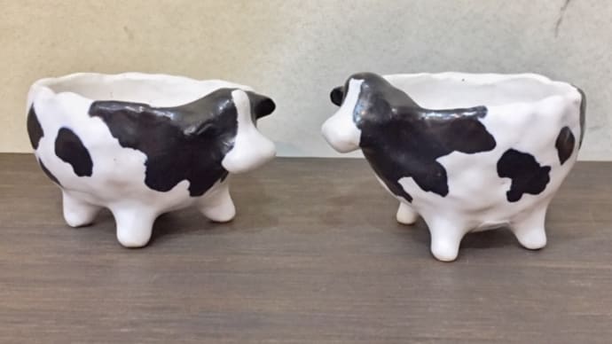 Refrappe さんの牛の器と植木鉢 再入荷