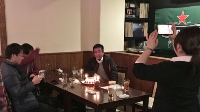 誕生日、ケーキと歌でお祝い(^^♪