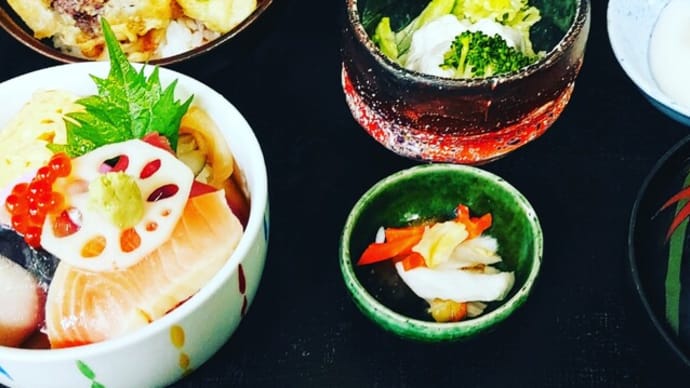 ランチ的5位くらいかな ミニ丼セット
