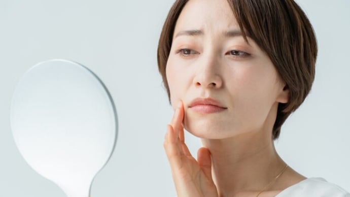 シワの原因は加齢だけではない?!今からできる4つの対策をご紹介