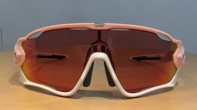 OakleyカスタムならこんなカラーリングもOKですね^ ^