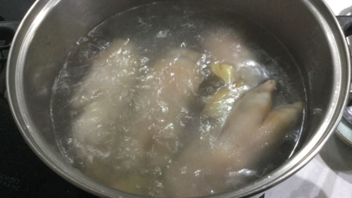 今日の一品　肌がツルツルになる我が家の定番料理「豚足スープ」