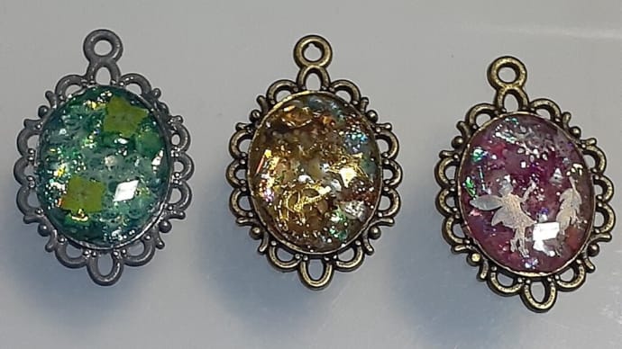 宝のハンドメイド レジンアクセサリー チャリティーイベント用新作制作中