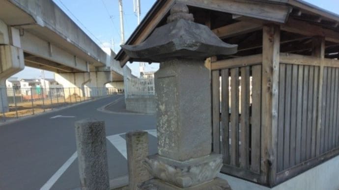 六十六部廻国供養塔