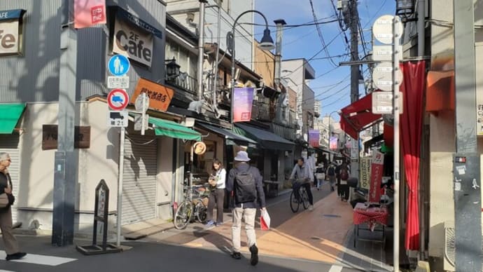 午後の陽射しの谷中銀座
