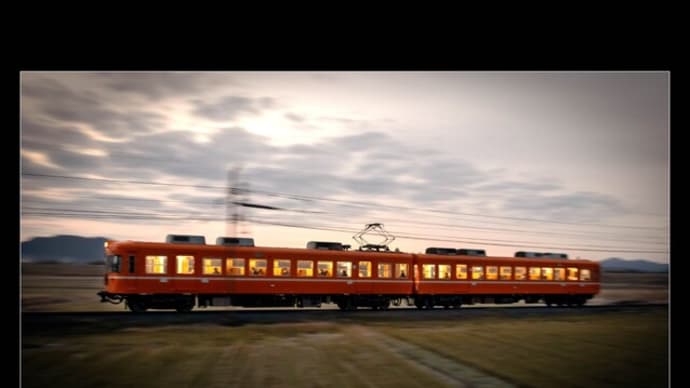 もう一つの5000系電車と、後を追う7000系電車