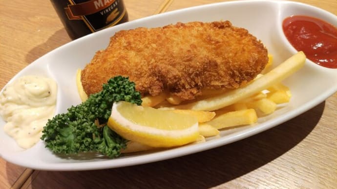 |M2304|羽田空港第1ターミナルビル1F『銀座ライオン』で軽いランチ。各自フィッシュ&チップス、和風きのこのスパゲティー、揚げたてソースカツサンドを楽しみました!