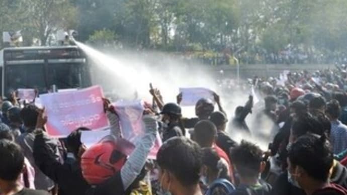 ミャンマーの市民デモ隊は時代の流れを理解している!