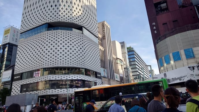 銀座の有名なパン屋さんへ
