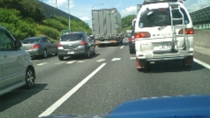 渋滞です(+_+)