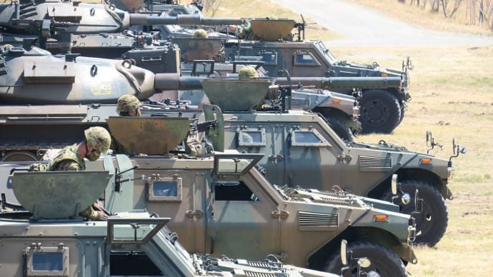 【防衛情報】VBTP-MRグラアニ装輪装甲車とパトリアNEMO搭載AMPV自走迫撃砲,PULSロケットシステム