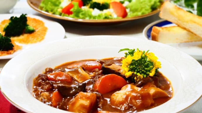 ♪牛薄切り肉のビーフシチュー&ミモザシーザーサラダ♪
