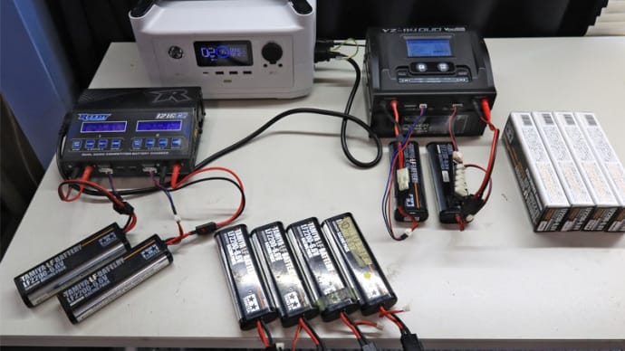 【LF2200】ポータブル電源でラジコンバッテリーを充電
