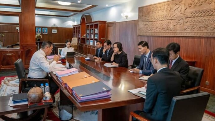 日本・カンボジア外相電話会談