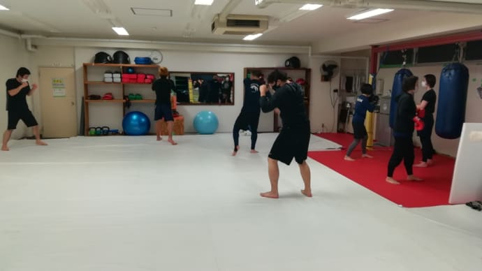 (金)キックボクシング初級&柔術打ち込みクラス