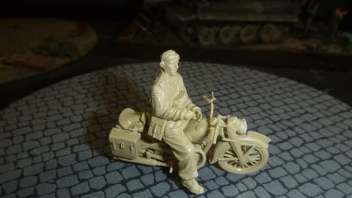 組立完了:タミヤ 1/35 ミリタリーミニチュアシリーズ No.241 ドイツ陸軍 軍用オートバイ 野戦伝令セット