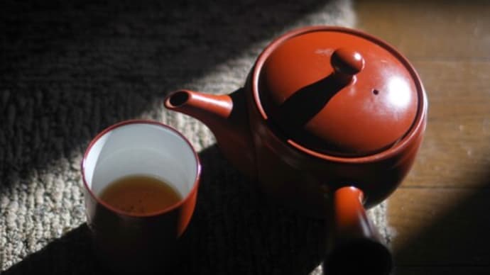 やっぱり、いなべの「ほうじ茶」+山茶花
