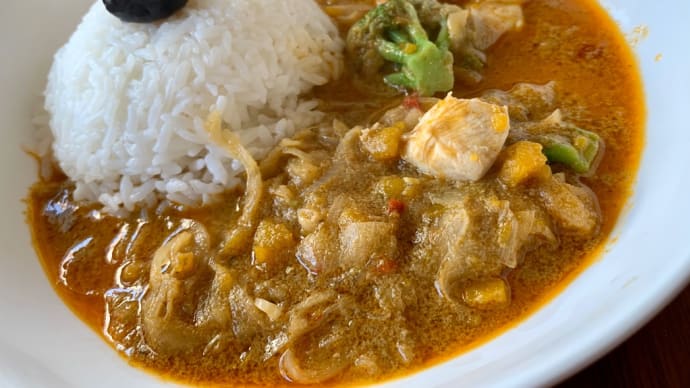 コロナ自粛を楽しむ!「超簡単🍛自宅でレッドカレーを温めてみた。」