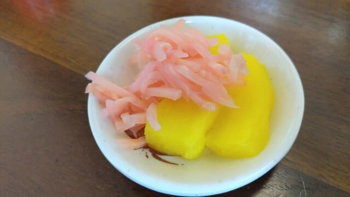 |M2332|三ノ宮駅東側『第一旭三宮本店』にお邪魔。生ビ+焼豚ミニつきだしセットと生ビ+餃子8ケセットを先輩とシェアして、Bラーメン(チャーシューメン)の肉少な目で大満足!