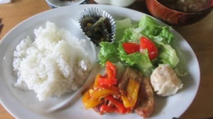 「COFFEE ランチ軽食 ポエム」で日替わりランチとカレーセット