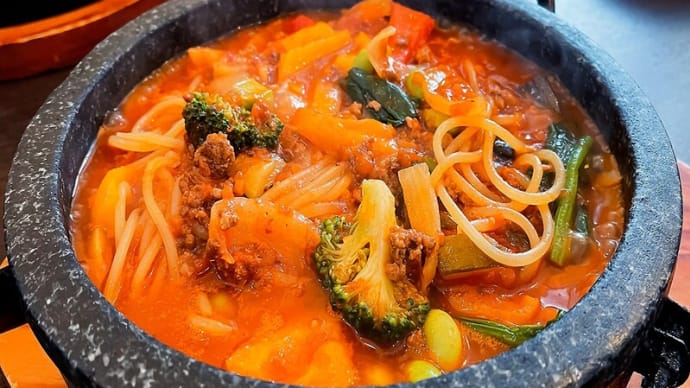 魔法のパスタ ~石焼き生パスタのアイデアが面白い~