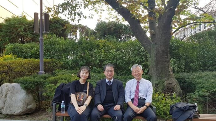 青瓦台の仲良し3人組。
