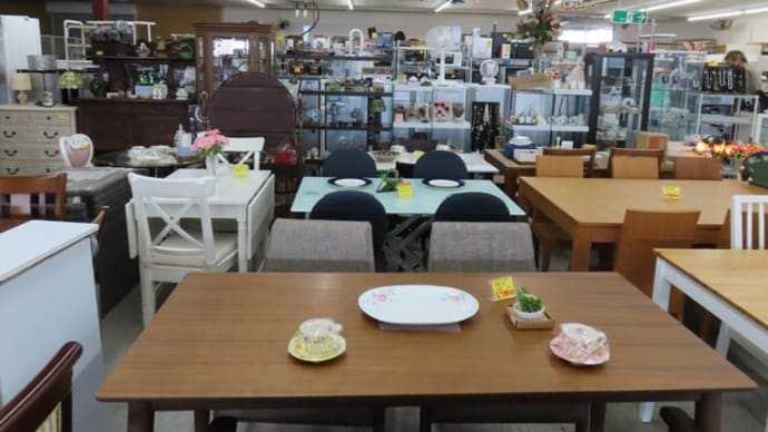 新富町・リサイクルショップ コトコトとウグイスが来ました。