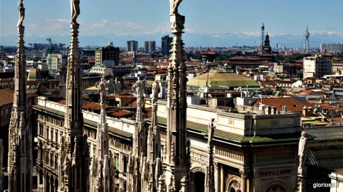 心ふるえる風景　イタリア編㊵　大聖堂の屋上では　１３６の聖人が街を見守り続けている
