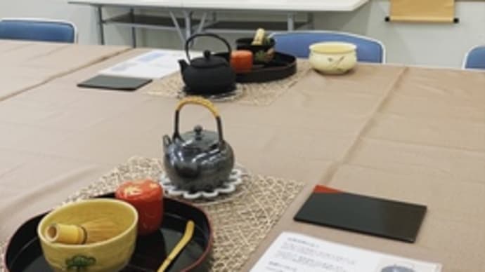 始めて尽くし テーブルで盆略点前