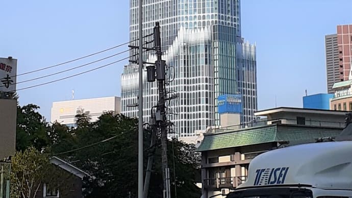 東京・街の一コマ　：　東京歌舞伎町タワー