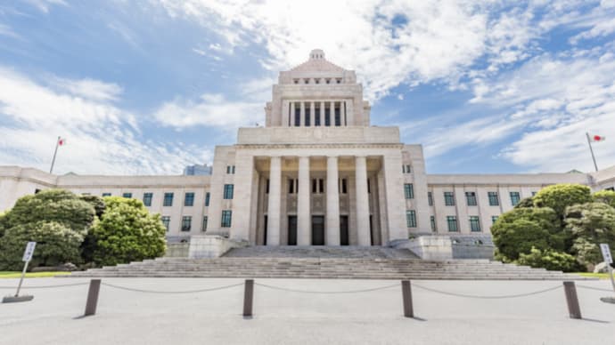 政治家は税務義務のお手本を!