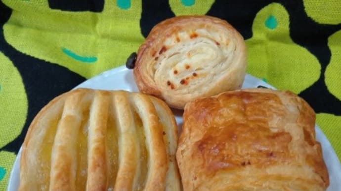 ミニパンセット残りで朝食、ひと口サイズなのがい~んだね:D