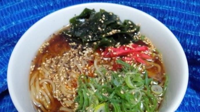 夢工芸/喜多方ラーメンしょうゆ味を味噌仕立てで朝食にしたんだね:P
