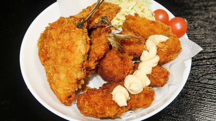 アジフライ vs 牡蠣フライ　～旬のアジには冷凍牡蠣は勝てず～
