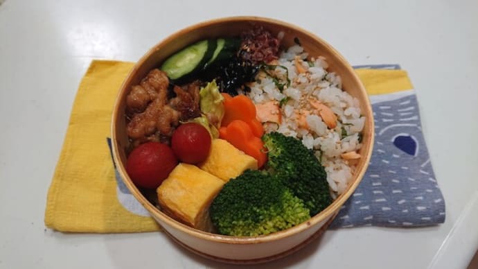 孫お弁当 鮭ご飯・豚しょうが焼き弁当