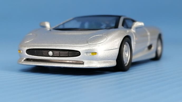 ジャガー XJ220（シルバー）  