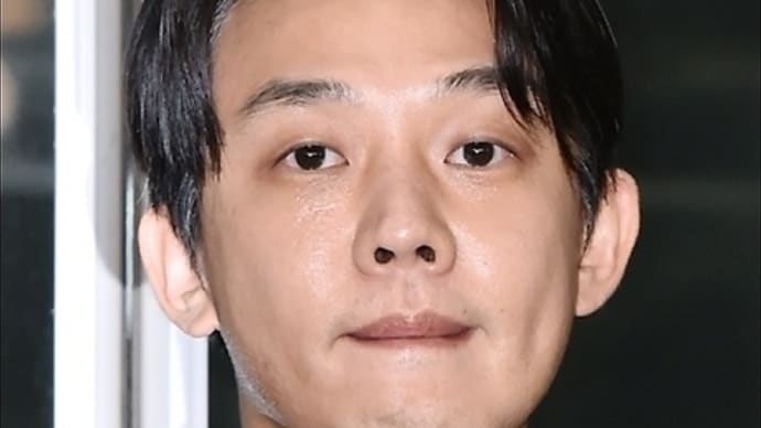 薬物使用のユ・アインが実刑を言い渡され、法廷で拘束される