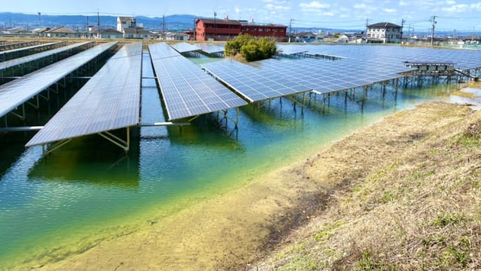 太陽光発電パネルリサイクル義務化で費用は、製造業者等(ら)にですが輸入品は、輸入業者に負担させると言う事は、輸入品を減らす効果も出ます。