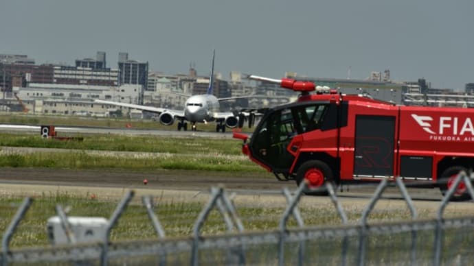 福岡空港で飛行機がUターン