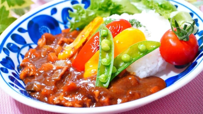 みんな大好き!ポークカレー&マグロとわかめの和風サラダ
