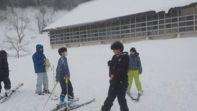 雪が降ったら雪遊び!!