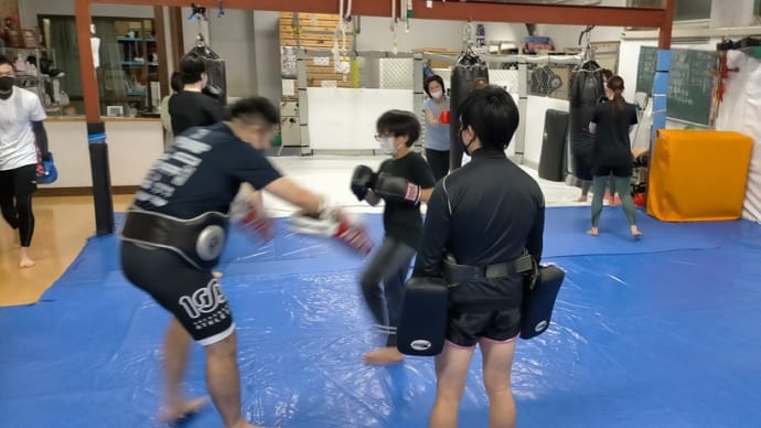 (水)キックボクシング初級19:30〜