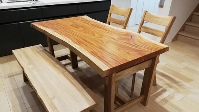 ４７４、福井県のお客様のお宅へ、ケヤキの一枚板テーブルをお届けいたしました。一枚板と木の家具の専門店エムズファニチャーです。