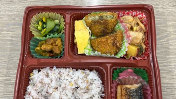 本日の日替わり弁当はさばの塩焼き。
