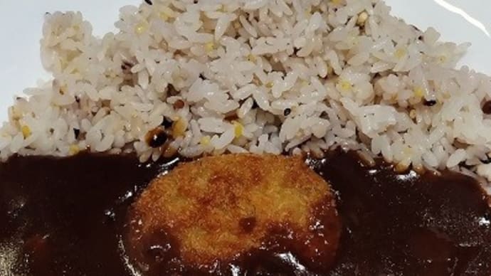 【10/23朝食】霧島黒豚メンチカツカレー辛口、カレー用ソース追加で大辛仕上にしたんだね:D
