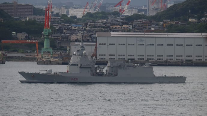 新造哨戒艦 イタリア海軍 フランチェスコ・モロシーニ P431 海峡を抜けて